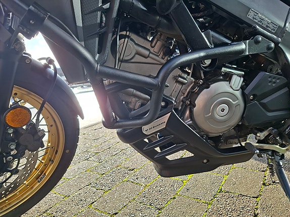 Suzuki DL 650 V-Strom XT 22 of 30