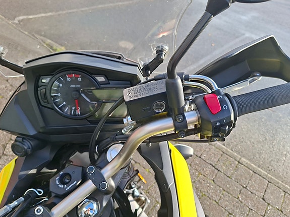 Suzuki DL 650 V-Strom XT 29 of 30