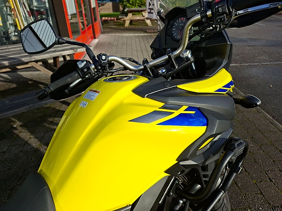 Suzuki DL 650 V-Strom XT 14 of 30