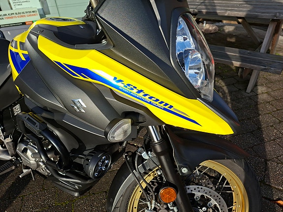 Suzuki DL 650 V-Strom XT 7 of 30
