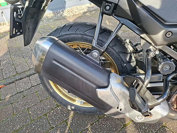 Suzuki DL 650 V-Strom XT 11 of 30