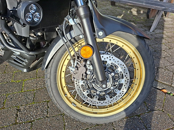 Suzuki DL 650 V-Strom XT 8 of 30