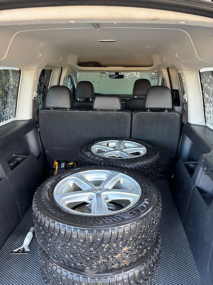 Volkswagen Caddy Maxi 24 of 25