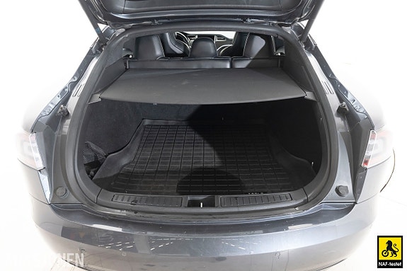 Tesla Model S 23 of 30