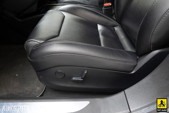 Tesla Model S 12 of 30