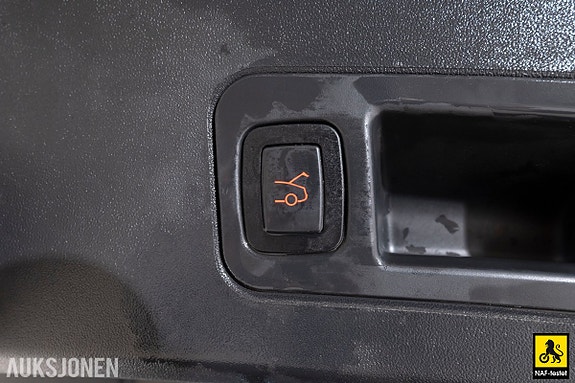 Tesla Model S 24 of 30