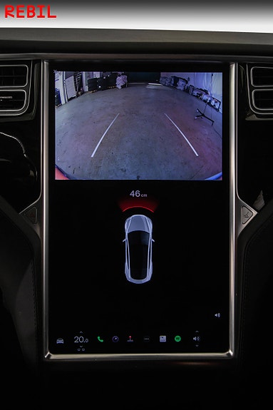 Tesla Model S 18 of 28