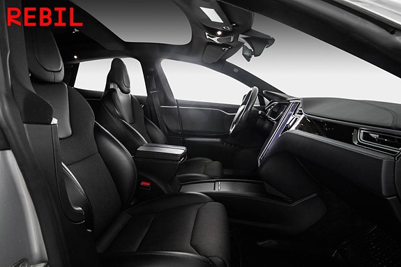 Tesla Model S 24 of 28