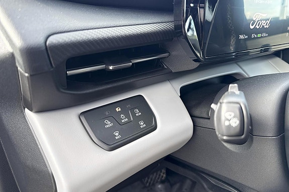Ford Explorer 30 of 30