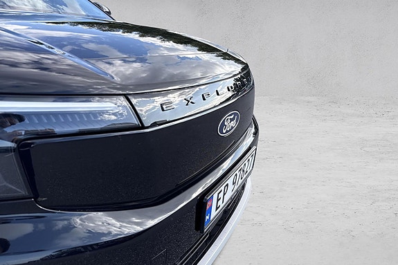 Ford Explorer 24 of 30