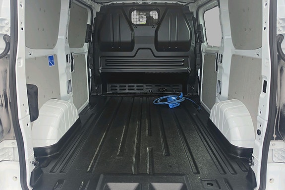Ford Transit Custom 18 of 30