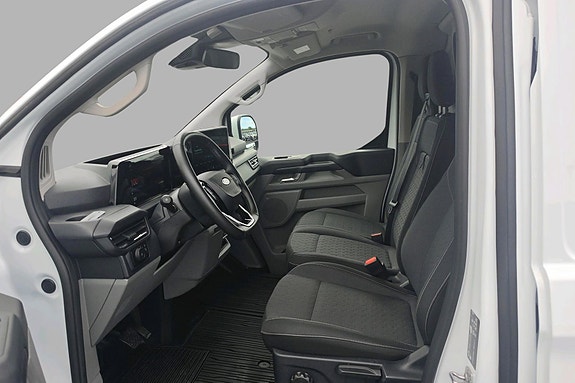 Ford Transit Custom 11 of 30