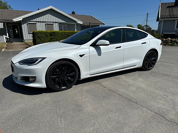 Tesla Model S 3 of 30