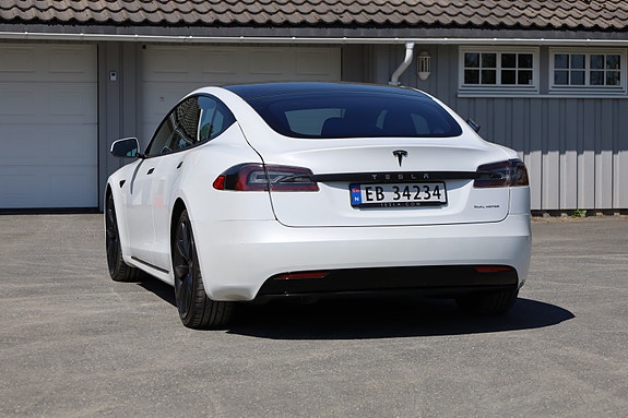 Tesla Model S 9 of 30