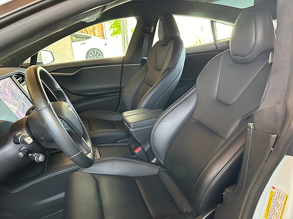 Tesla Model S 16 of 30
