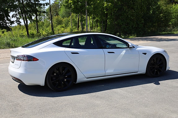 Tesla Model S 10 of 30