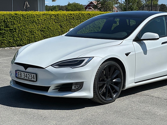 Tesla Model S 4 of 30