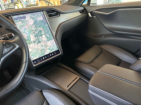 Tesla Model S 18 of 30