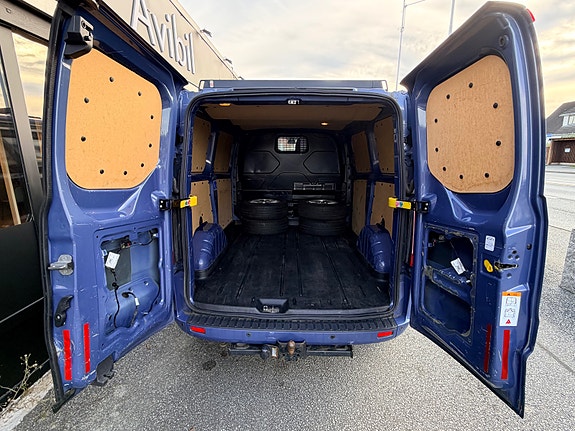 Ford Transit 21 of 21
