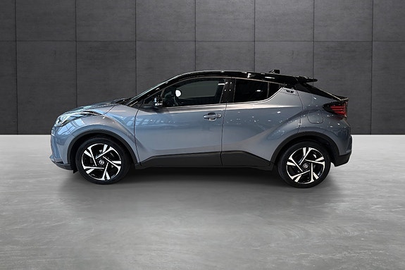 Toyota C-HR 2 of 23