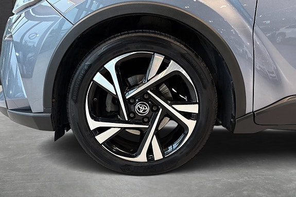 Toyota C-HR 19 of 23