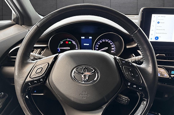 Toyota C-HR 11 of 23