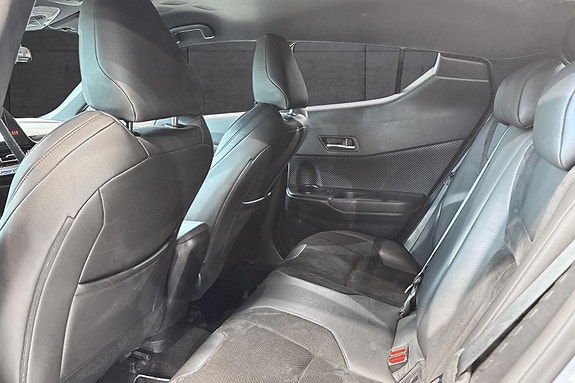 Toyota C-HR 14 of 23