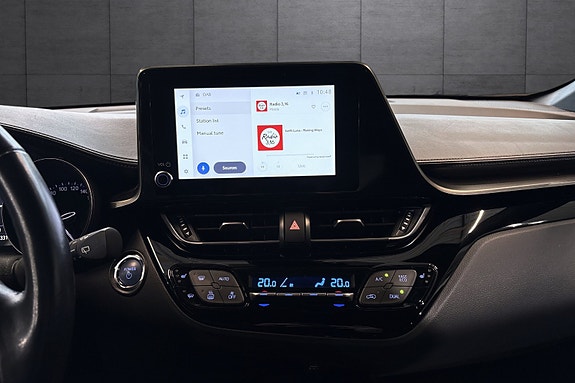 Toyota C-HR 13 of 23