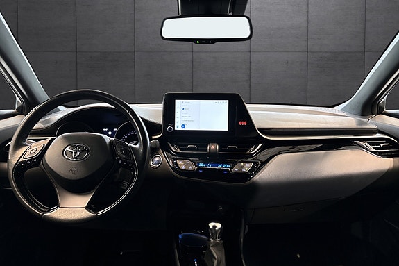 Toyota C-HR 10 of 23