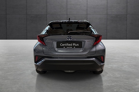 Toyota C-HR 4 of 23