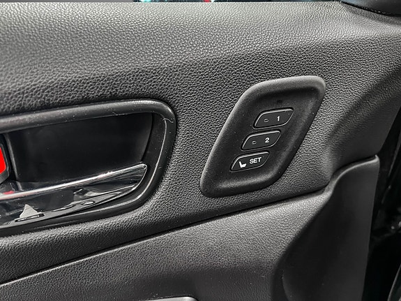 Honda CR-V 10 of 30
