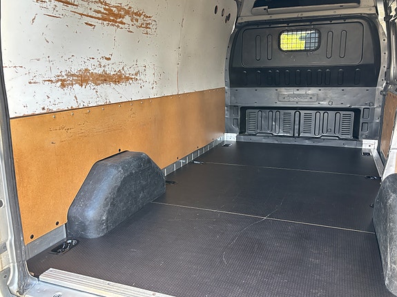 Ford Transit 13 of 30