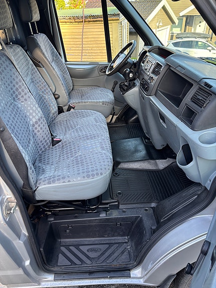 Ford Transit 12 of 30