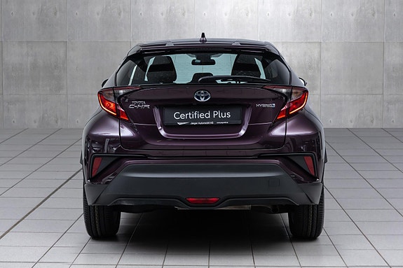 Toyota C-HR 8 of 26