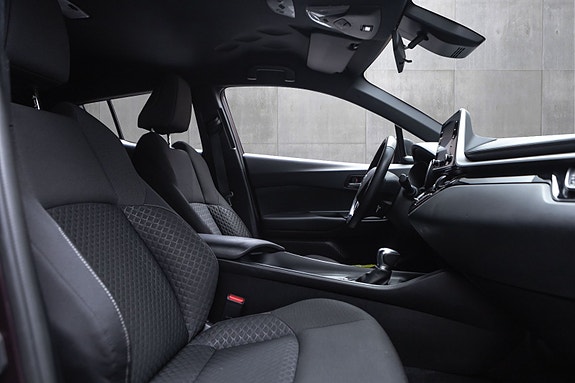 Toyota C-HR 25 of 26