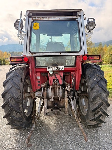 Massey Ferguson 550 3 of 7