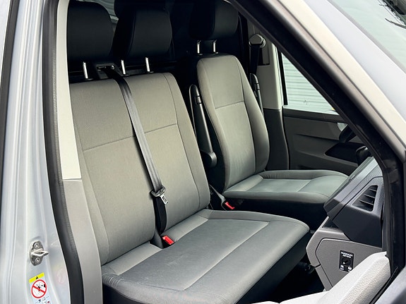 Volkswagen Transporter 26 of 30