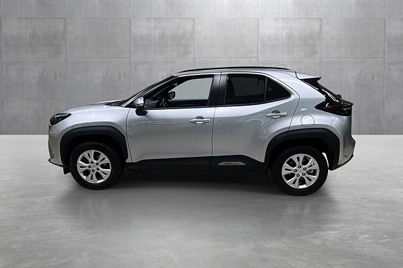 Toyota Yaris Cross 2 of 19
