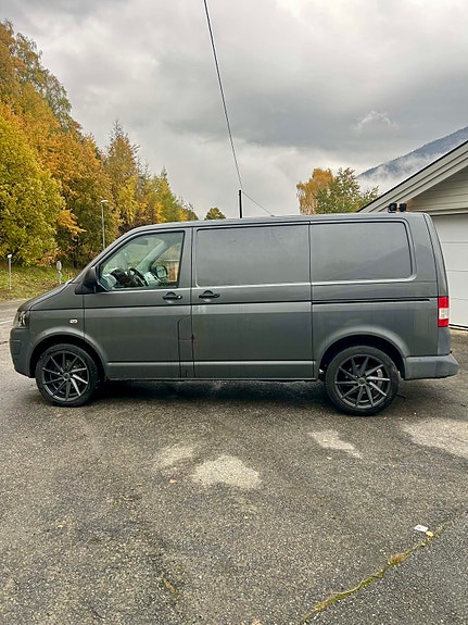 Volkswagen Transporter 6 of 16