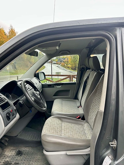 Volkswagen Transporter 8 of 16