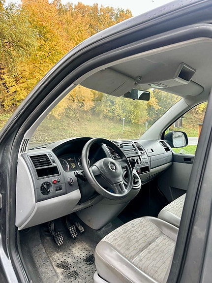 Volkswagen Transporter 10 of 16
