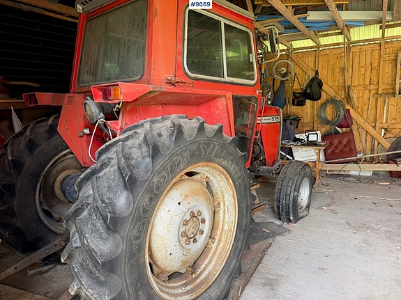 Massey Ferguson 575 2 of 21