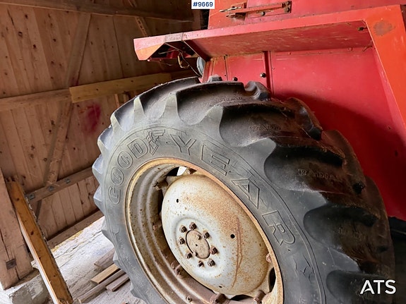 Massey Ferguson 575 19 of 21