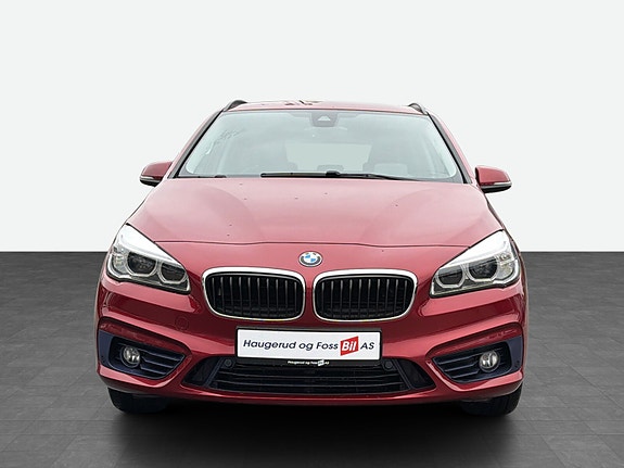 BMW 225xe 2 of 18