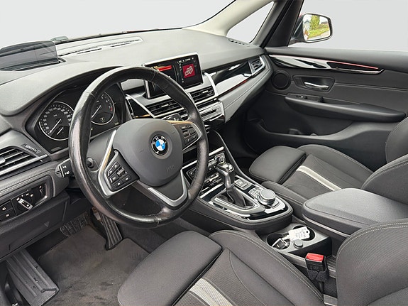 BMW 225xe 10 of 18