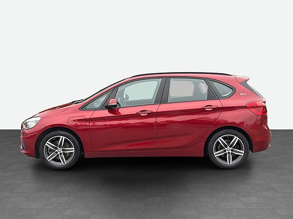 BMW 225xe 3 of 18