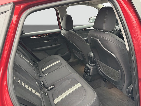 BMW 225xe 14 of 18