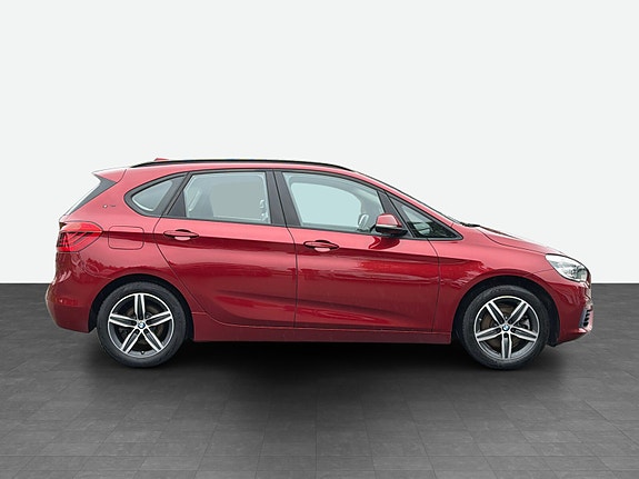 BMW 225xe 7 of 18