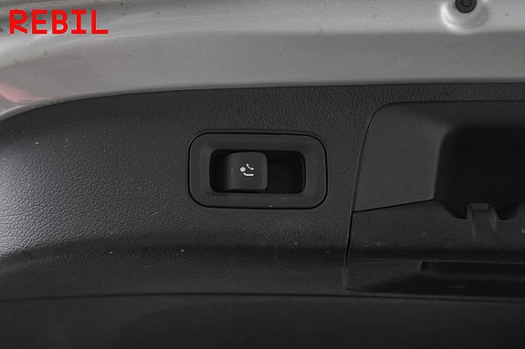 Mercedes-Benz EQA300 25 of 27