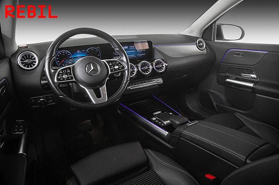 Mercedes-Benz EQA300 9 of 27